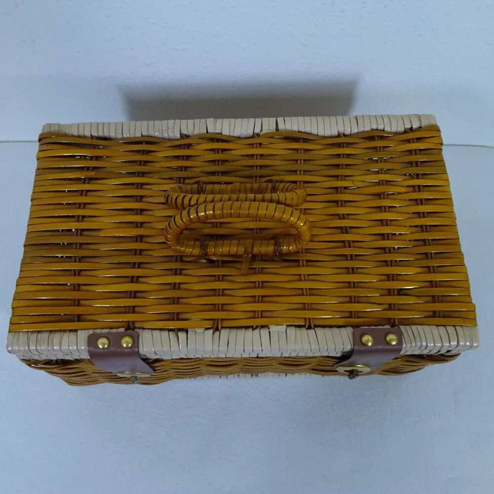 N/A plastic wicker
